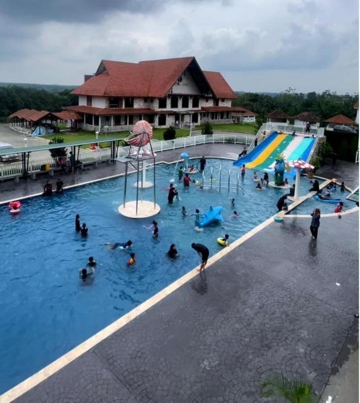 Savanna Hill Resort Ulu Tiram Bagian luar foto