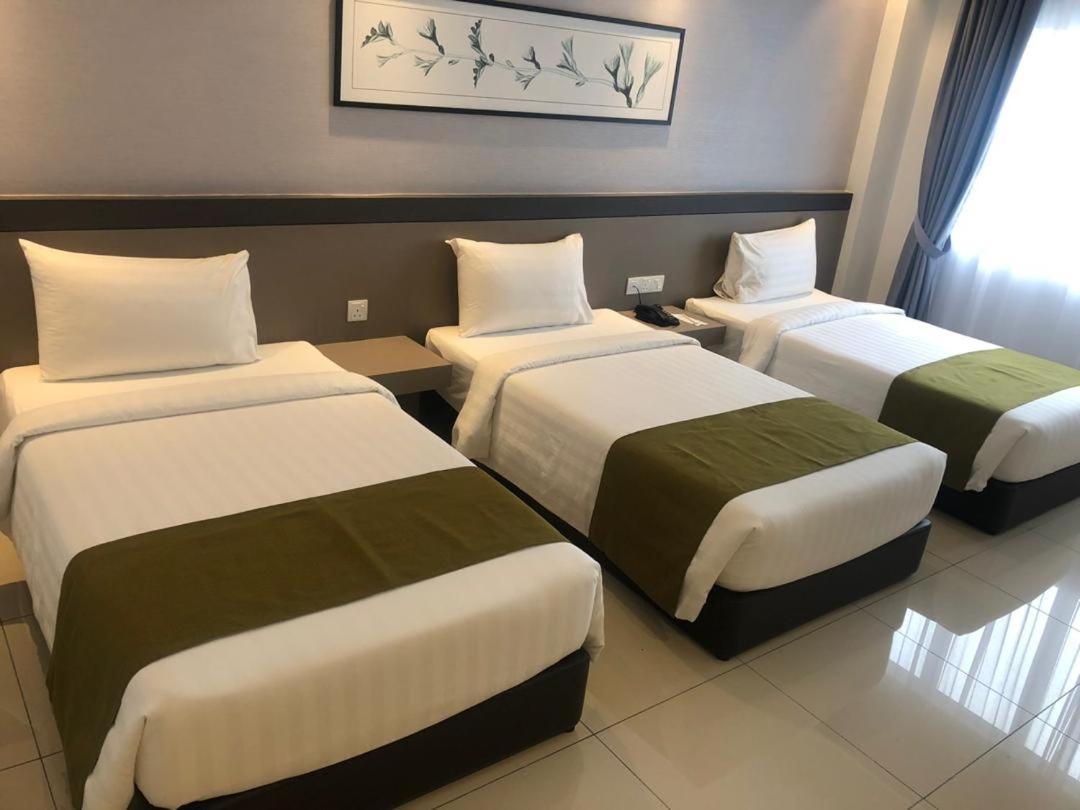 Savanna Hill Resort Ulu Tiram Bagian luar foto