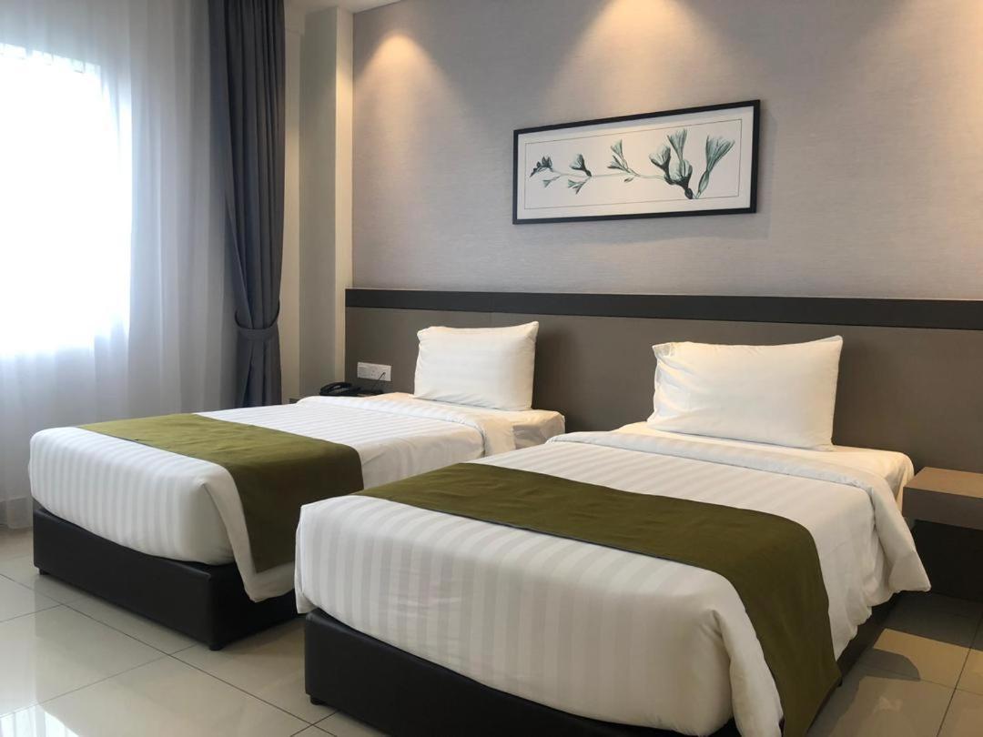 Savanna Hill Resort Ulu Tiram Bagian luar foto