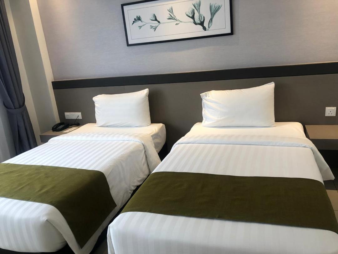 Savanna Hill Resort Ulu Tiram Bagian luar foto
